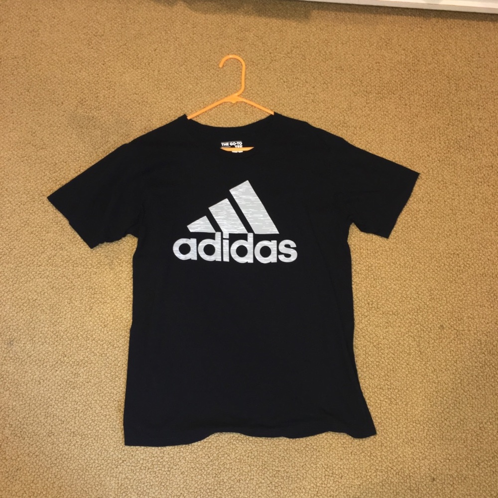 Adidas tee